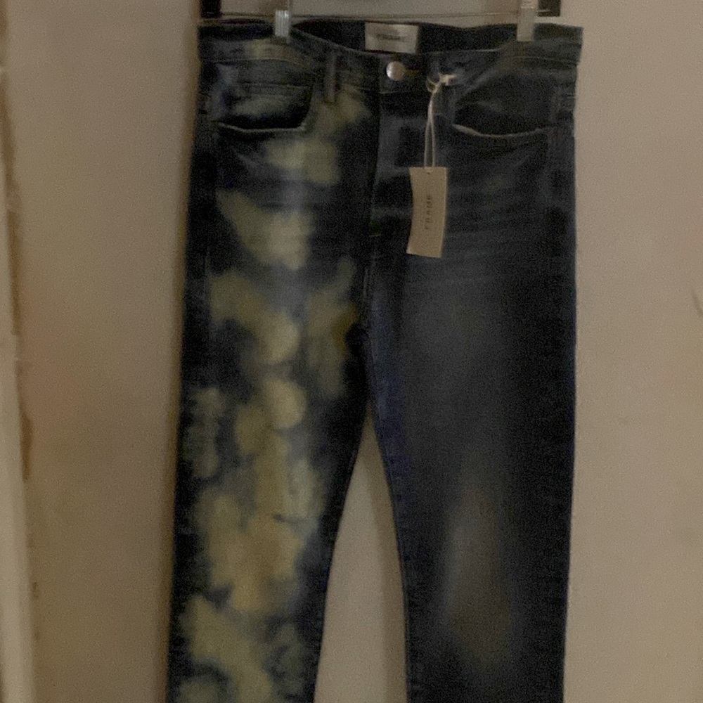 Frame New With Tags size 27 distressed boyfriend jeans